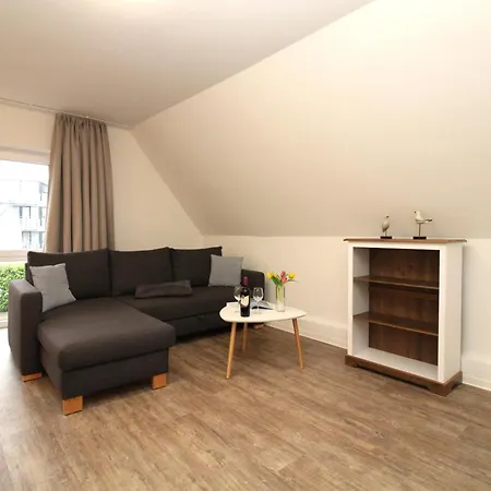 Am Haus 2 3